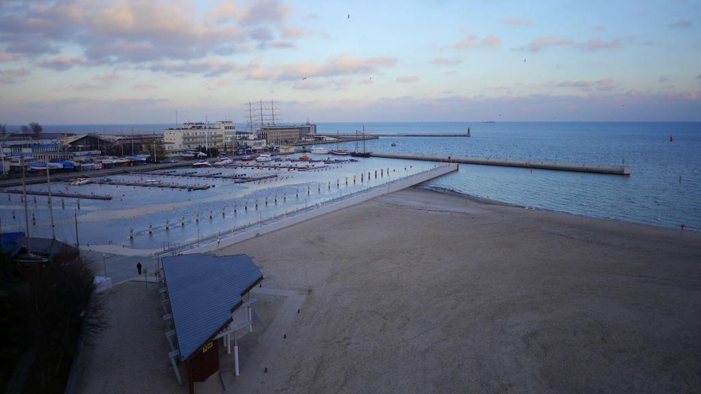 Hostel Marina Gdynia Exterior photo